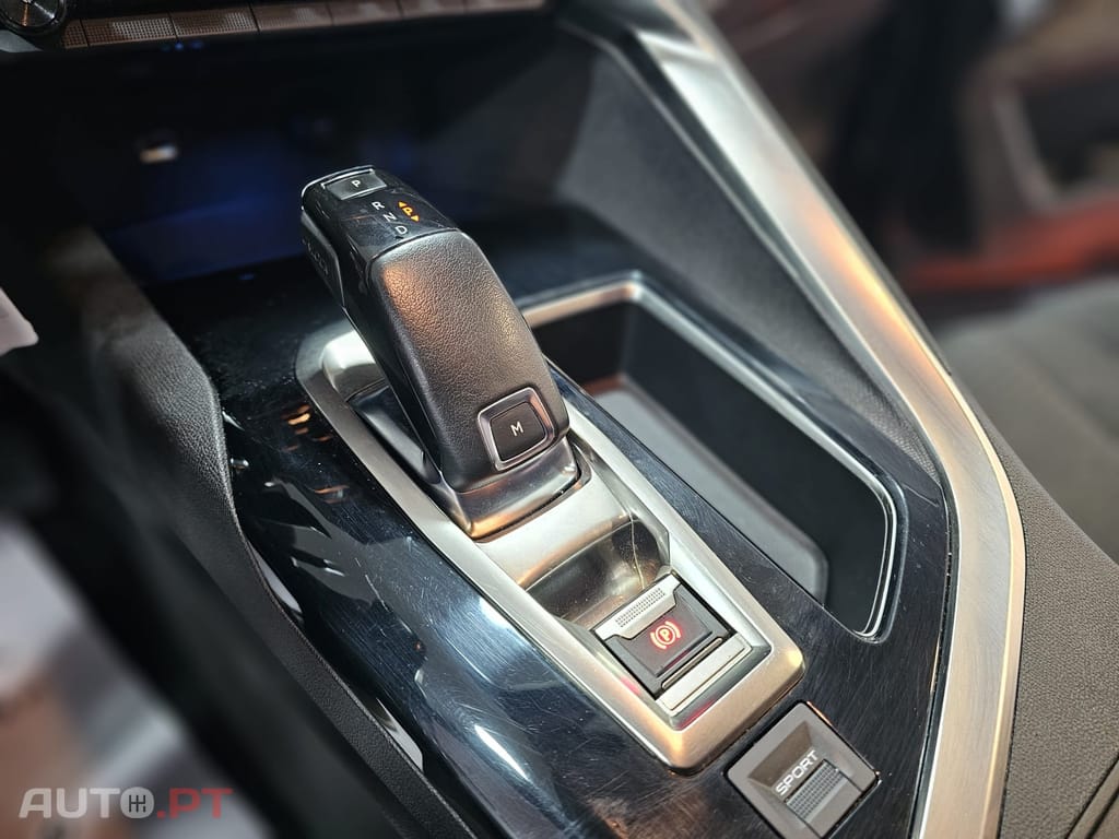 Peugeot 5008 1.2 PureTech Allure EAT8