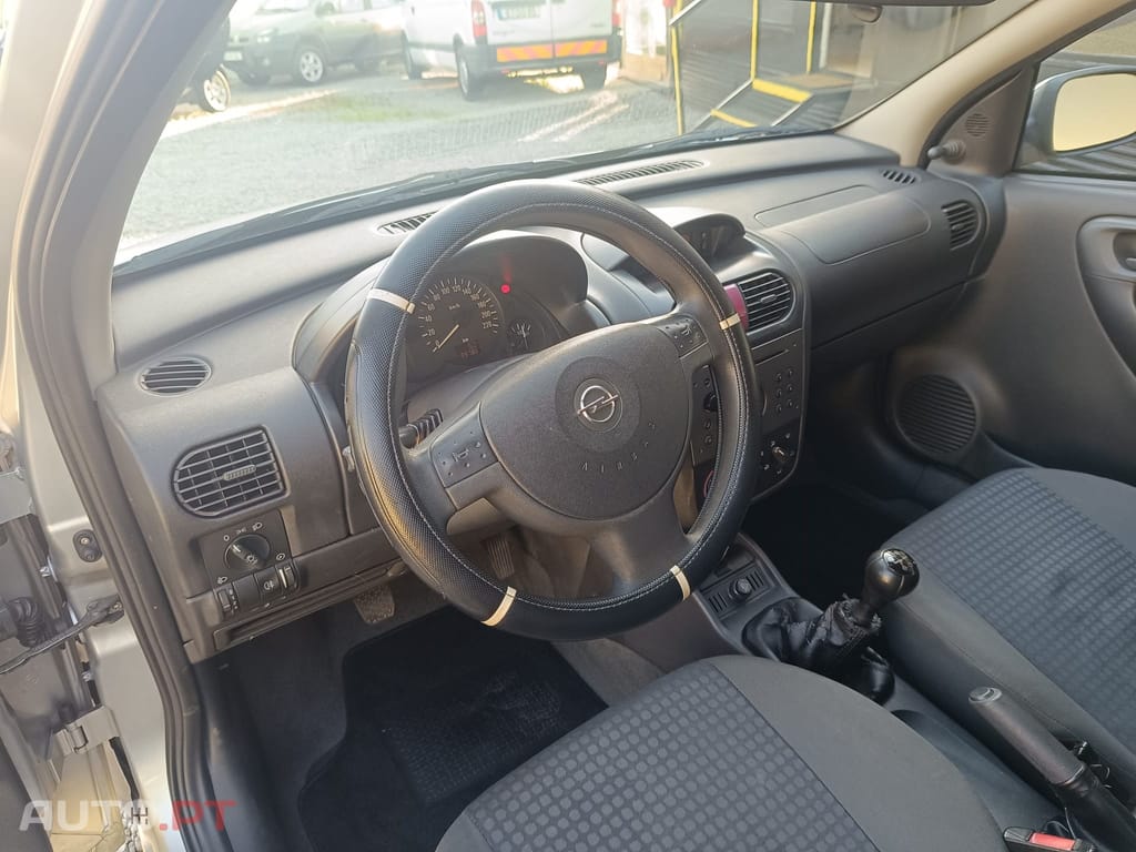 Opel Corsa 1.2 16V Confort