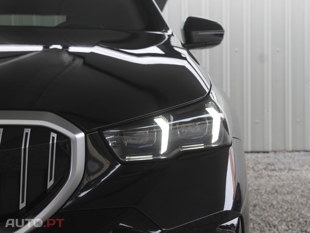 BMW 530 e Pack Desportivo M