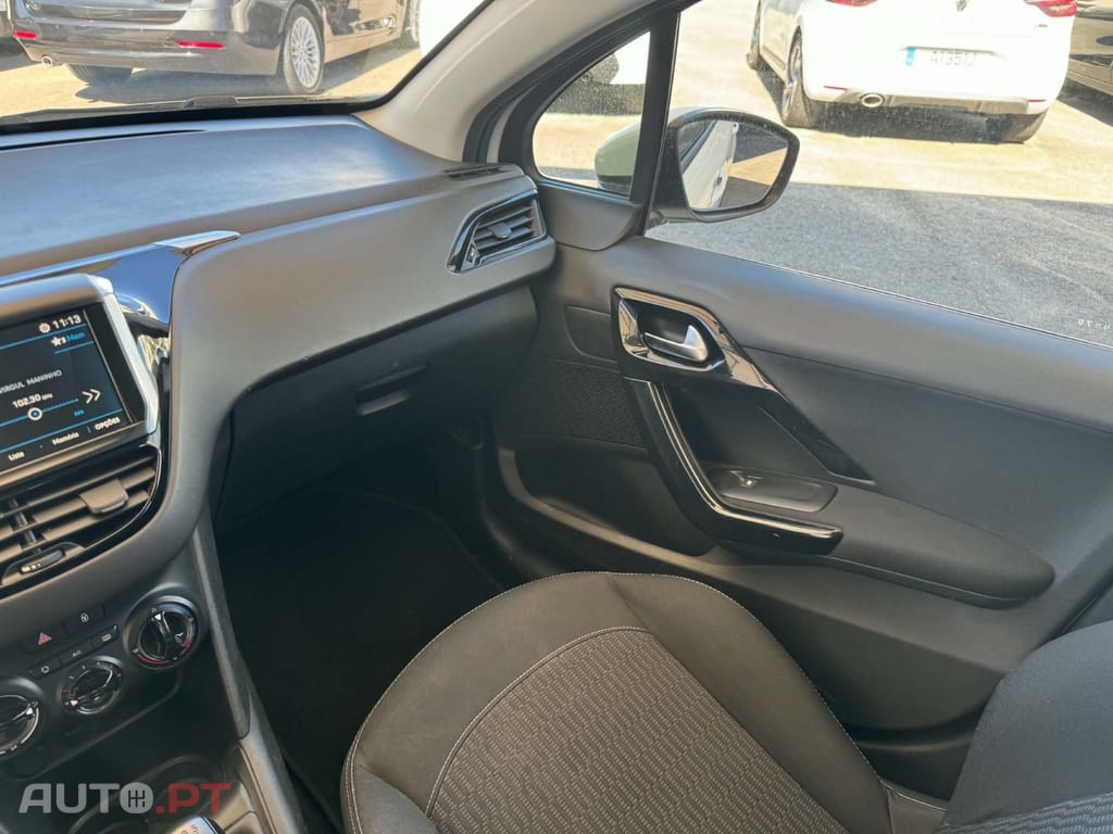 Peugeot 208 PureTech 82 Start & Stop Style