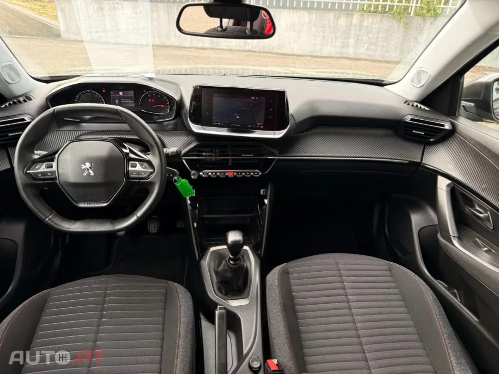 Peugeot 2008 1.2 PureTech Active Pack — fotografia 19
