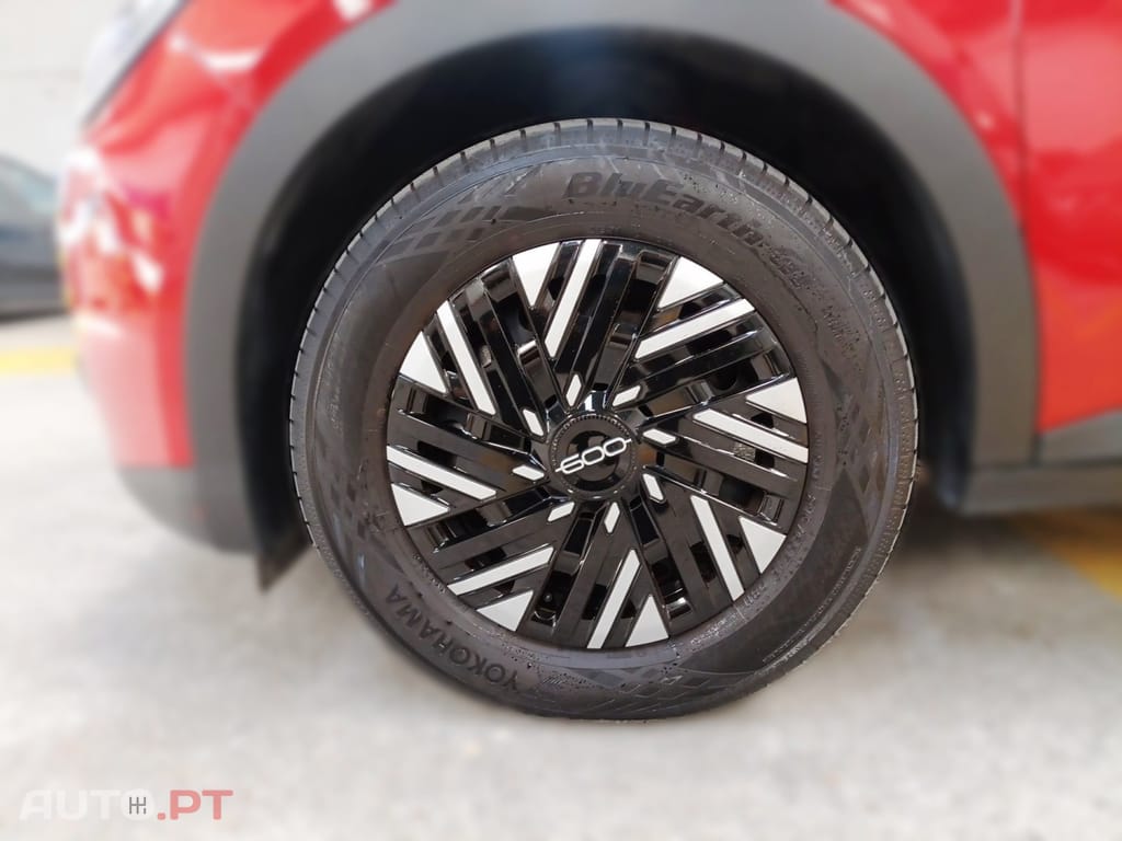 Fiat 600e 54 kWh (RED)