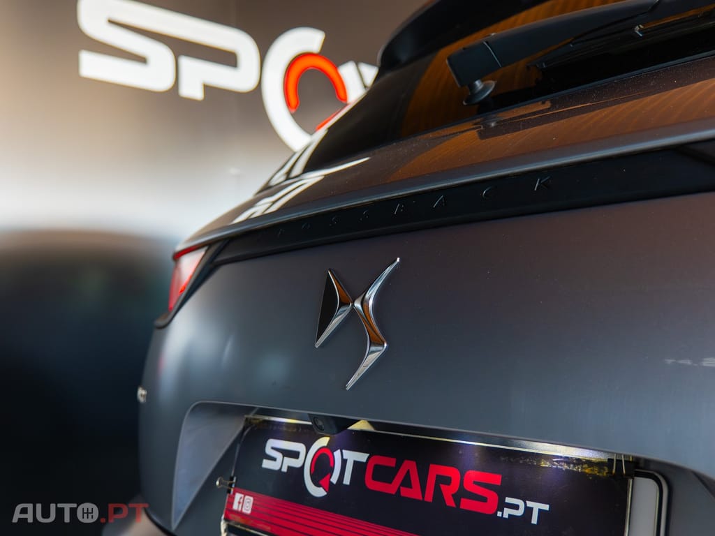 DS DS7 Crossback E-Tense Performance Line EAT8