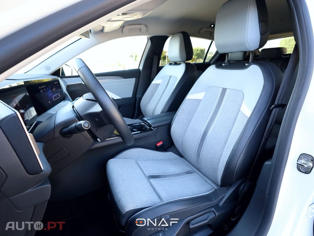 Opel Astra 1.2 T-Elegance 130Cv
