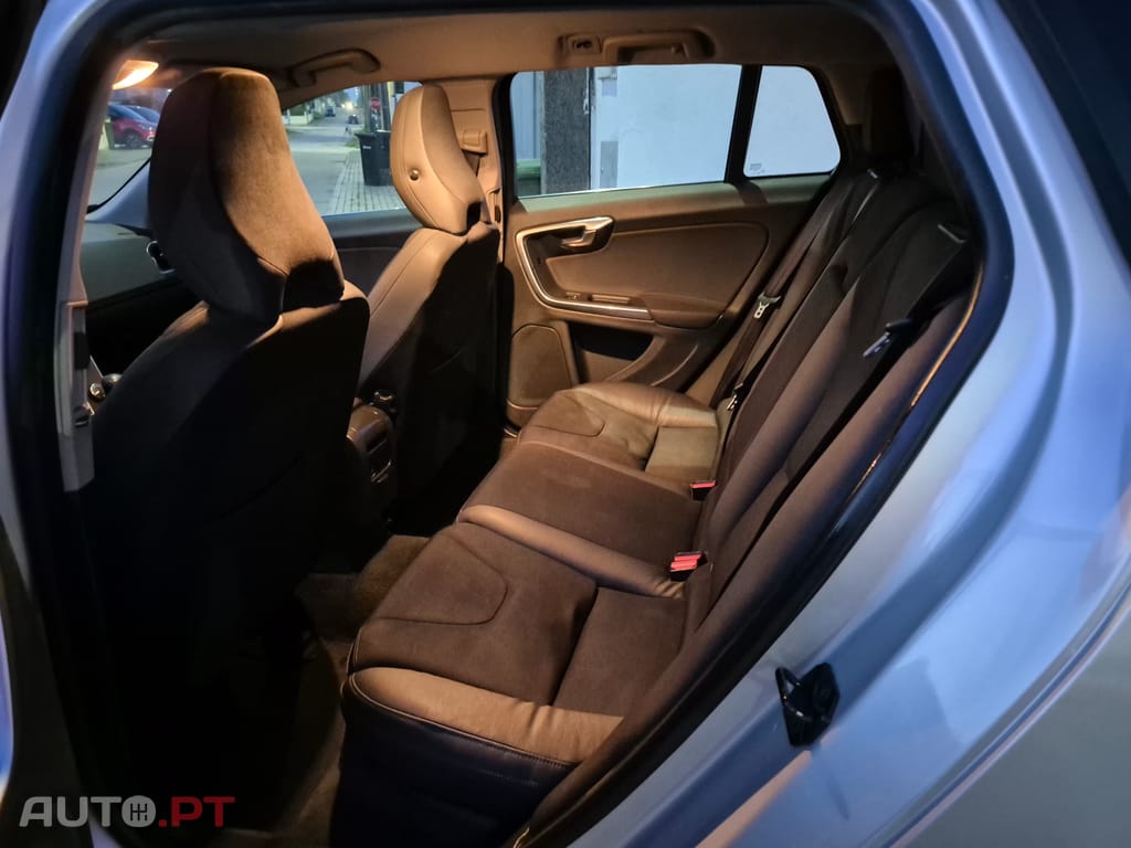 Volvo V60 D2 Momentum drive eco