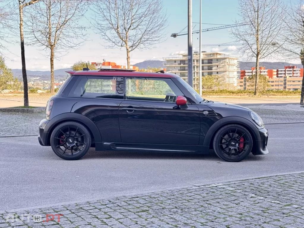 MINI John Cooper Works .