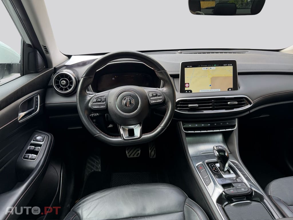 MG EHS PHEV Hybrid Luxury