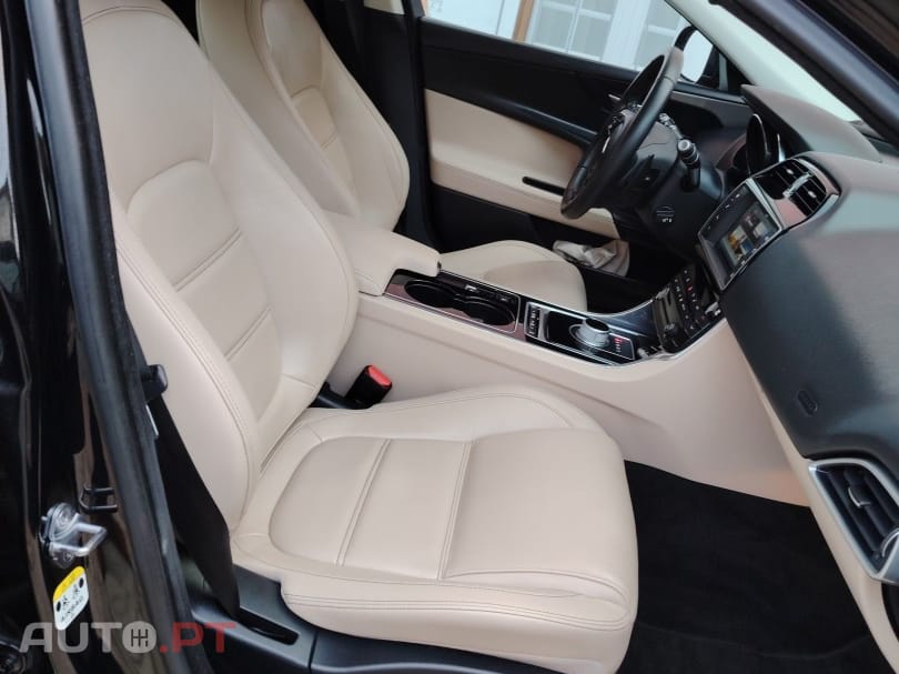 Jaguar XE 2.0 D AUTO 8 180 CV PRESTIGE COM EXTRAS