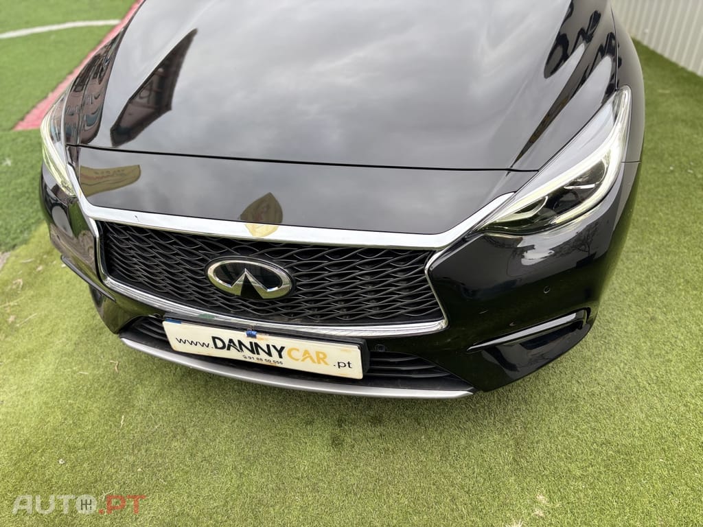 Infiniti Q30 1.5d DCT Premium City Black