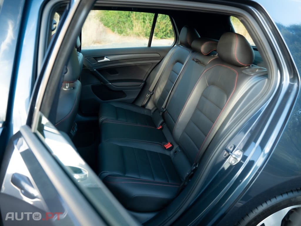 Volkswagen Golf 2.0 TSI GTI
