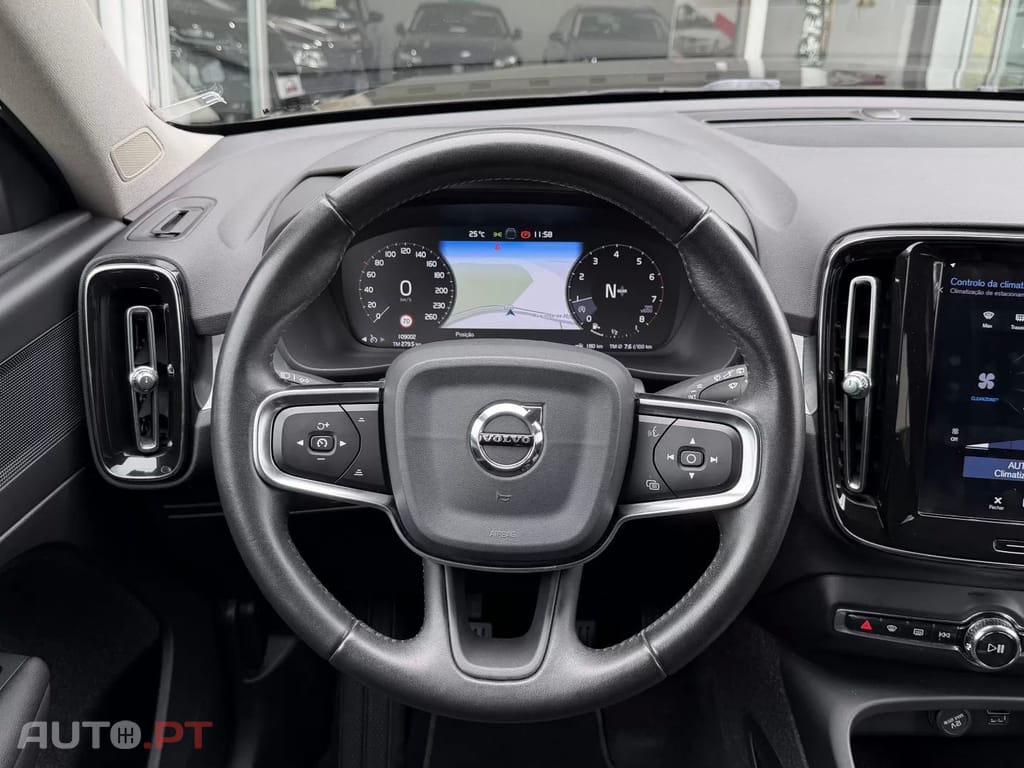 Volvo XC40 1.5 T3 Momentum Plus
