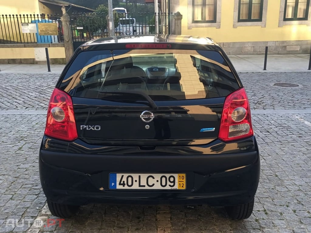 Nissan Pixo 1.0 A/C 5portas