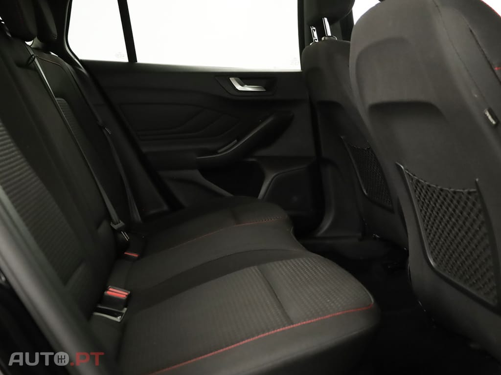 Ford Focus Focus SW 1.0 EcoBoost MHEV ST-Line X Aut. — fotografia 21