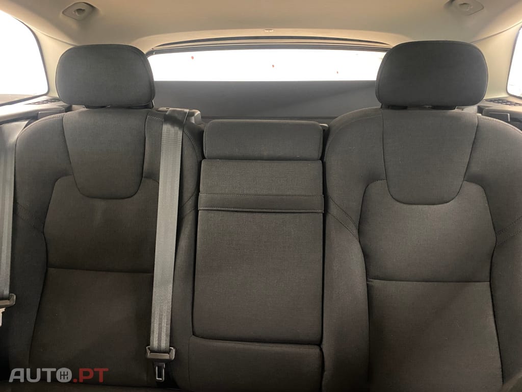 Volvo XC60 2.0 B4 R-Design Geartronic