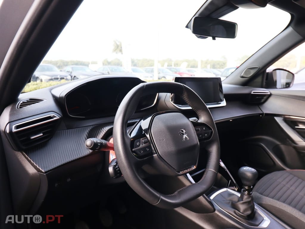 Peugeot 2008 1.2 PureTech Allure
