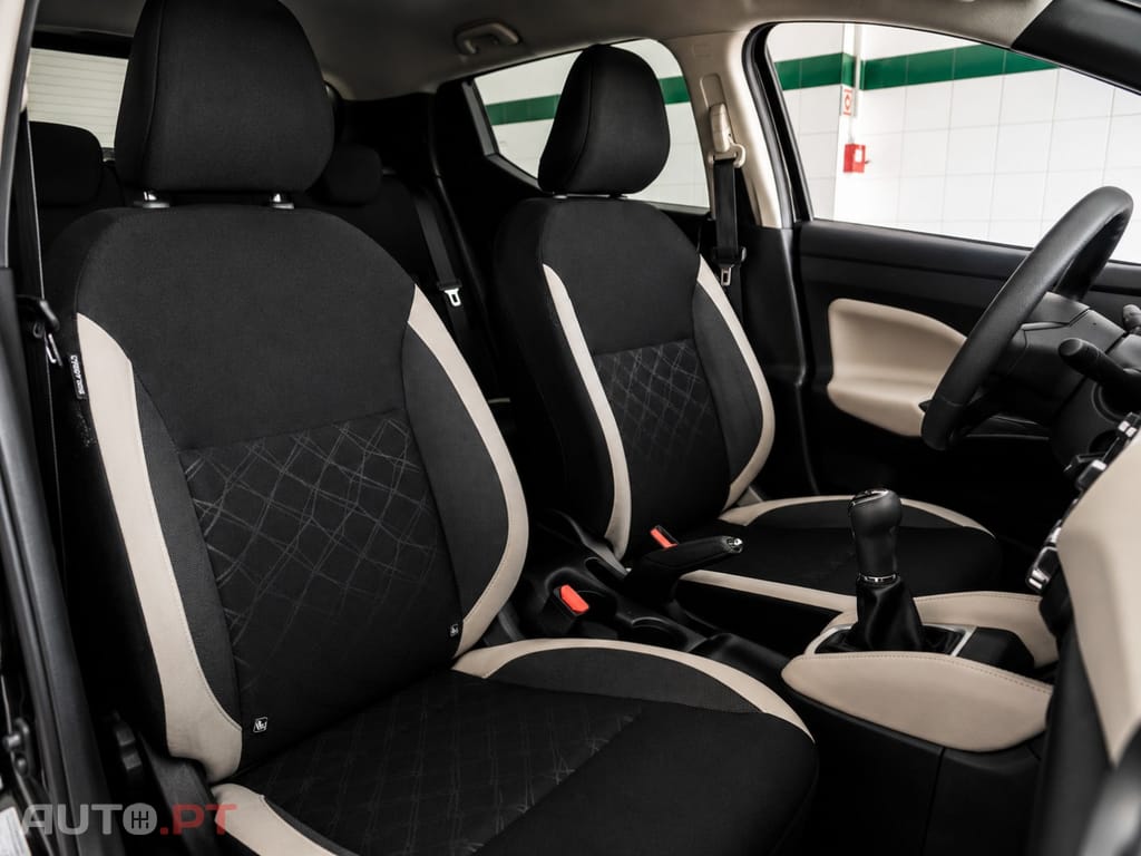 Nissan Micra 1.0 IG-T Acenta — fotografia 11