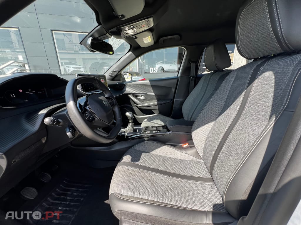 Peugeot 2008 1.2 PureTech Allure