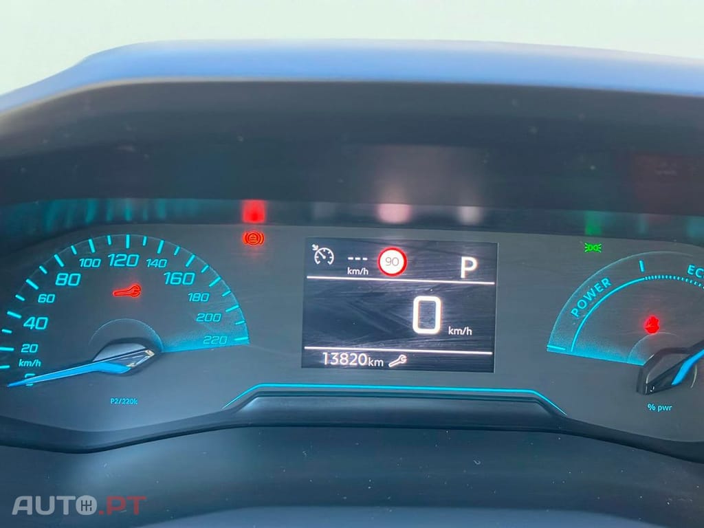 Peugeot 208 1.2 Hybrid Style e-DCS6