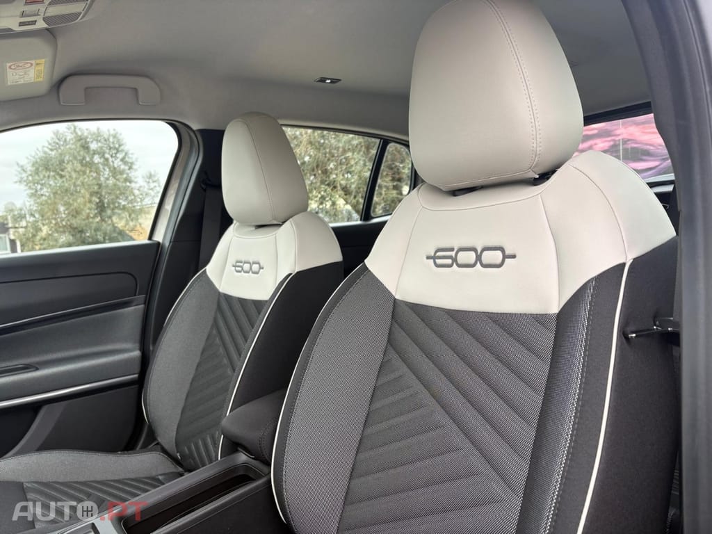 Fiat 600 1.2 Hybrid Icon