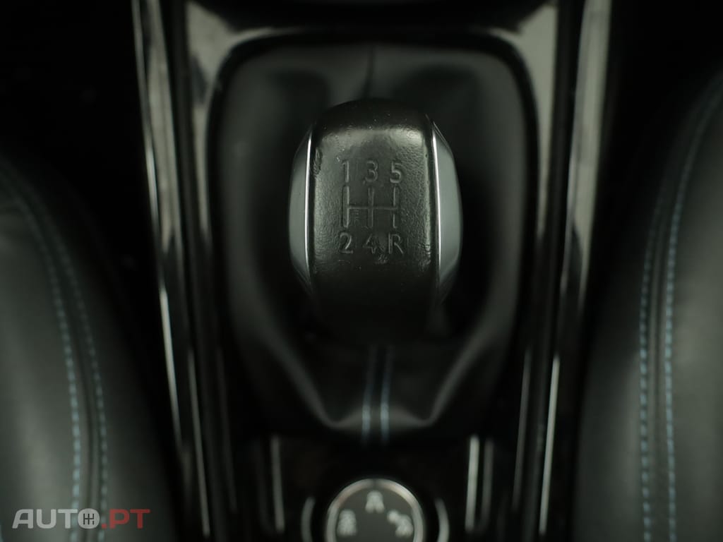 Peugeot 2008 2008 1.2 PureTech Crossway