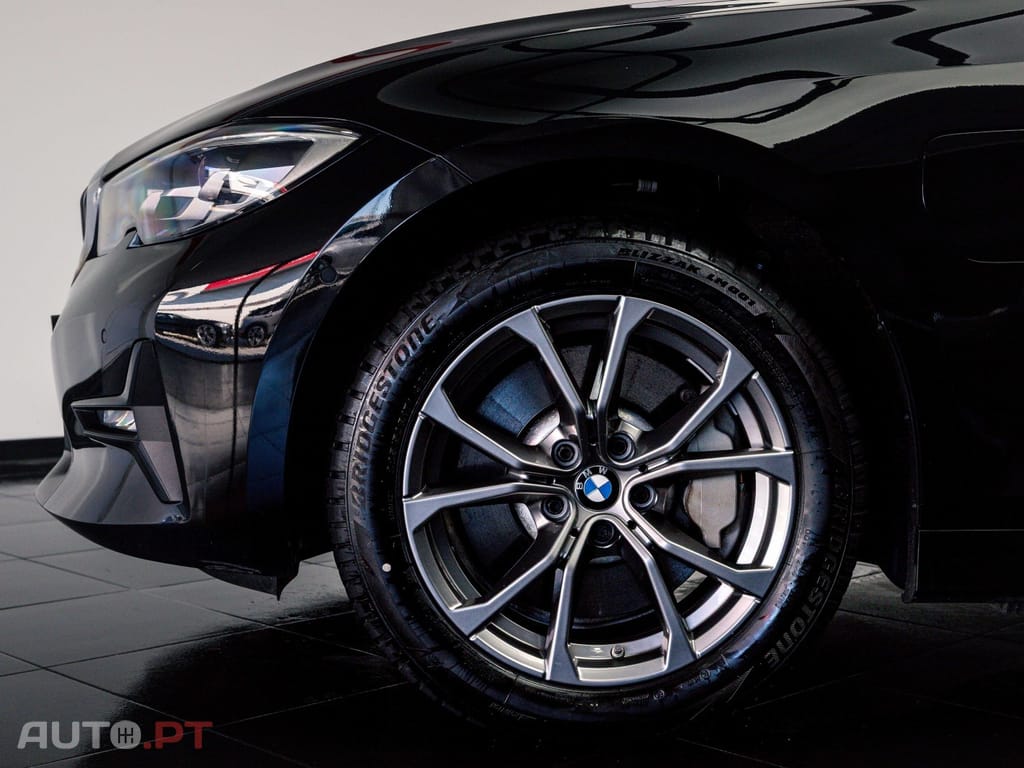 BMW 330 e Touring Line Sport Auto