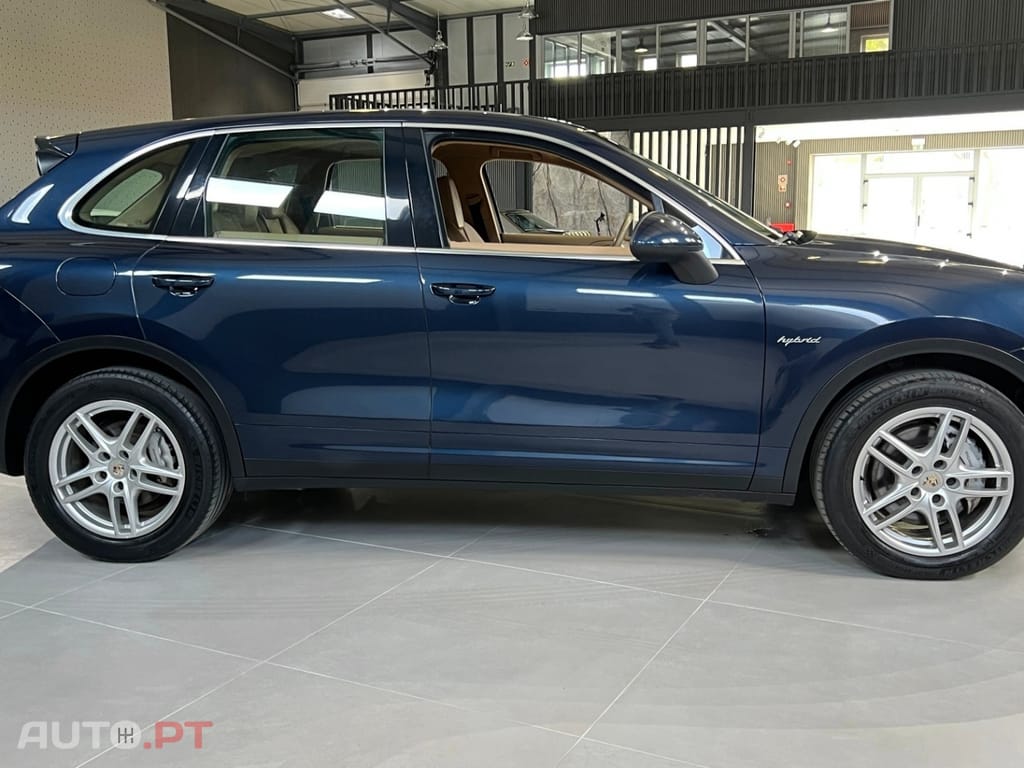 Porsche Cayenne S Hybrid