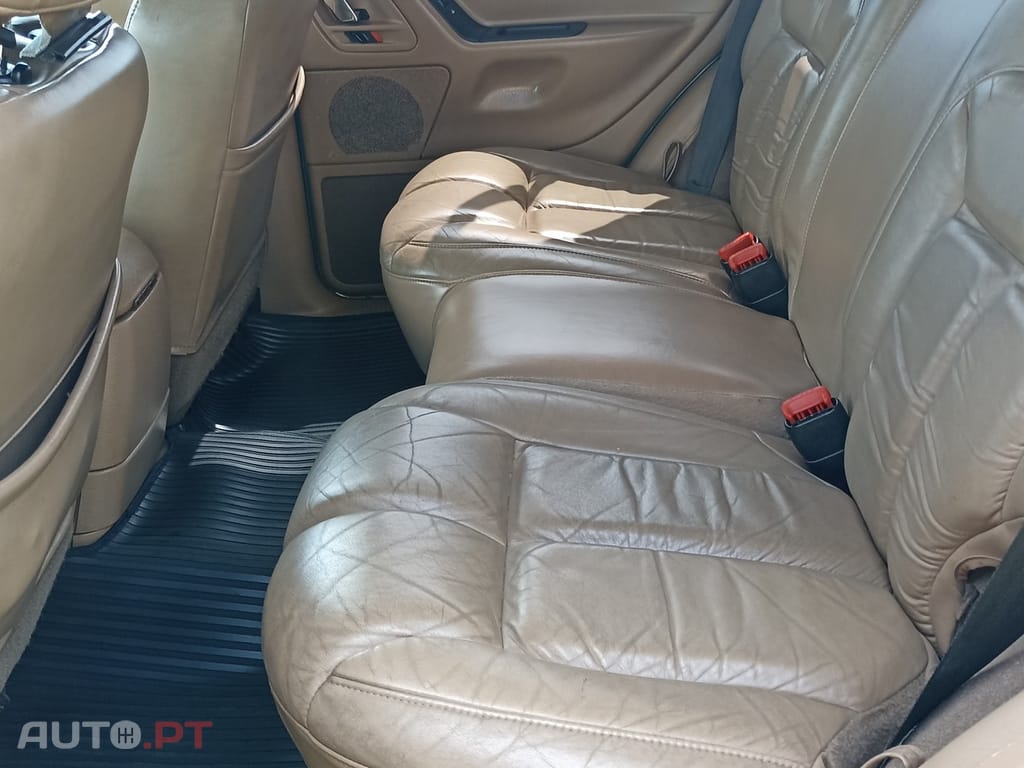 Jeep Grand Cherokee 4.0 Official