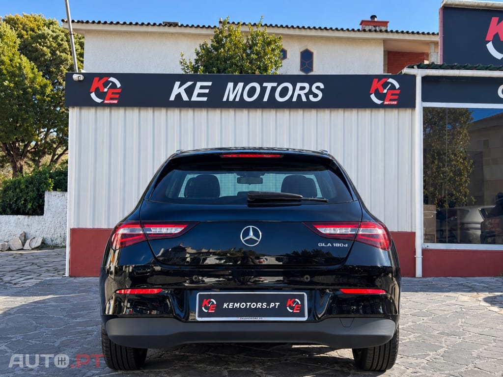 Mercedes-Benz CLA 180 d Shooting Brake Business Solutions.Grande Frota Aut.