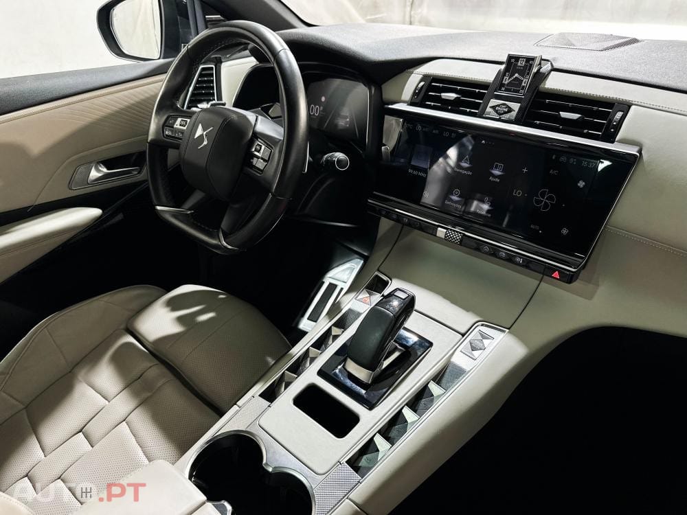 DS DS7 Crossback E-TENSE OPERA