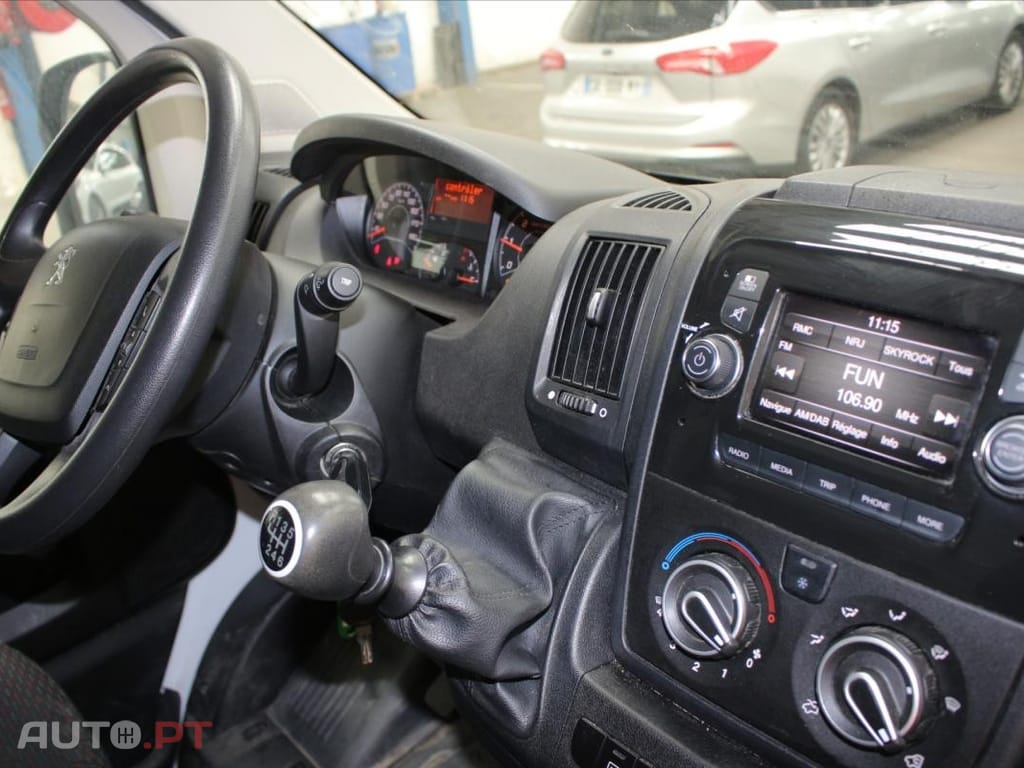 Peugeot Boxer 2.0 BlueHDi 335 L3H2 Premium