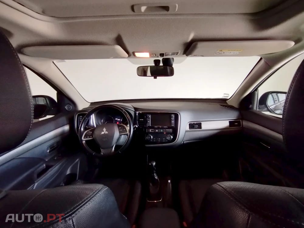 Mitsubishi Outlander 2.2 DI-D Instyle Navi