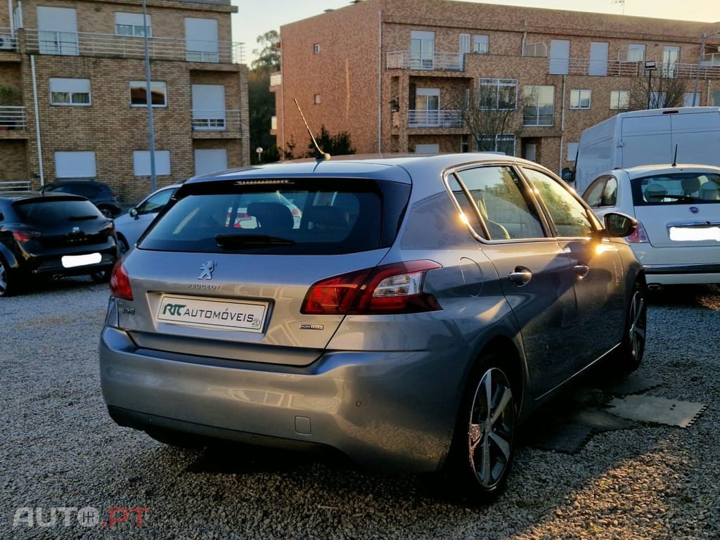 Peugeot 308 1.2 PureTech Allure J17