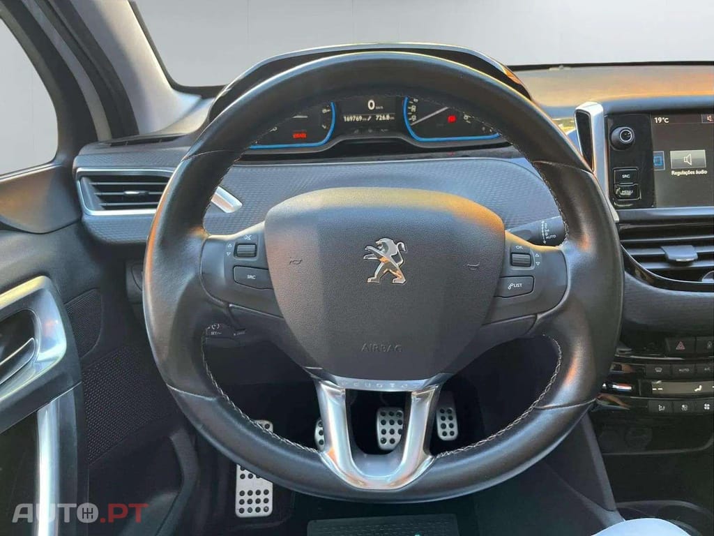 Peugeot 208  1.2 e-THP Féline