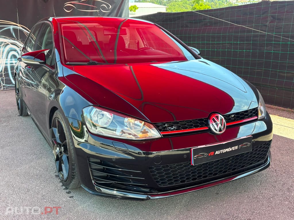 Volkswagen Golf 1.6 TDi BlueMotion Confortline