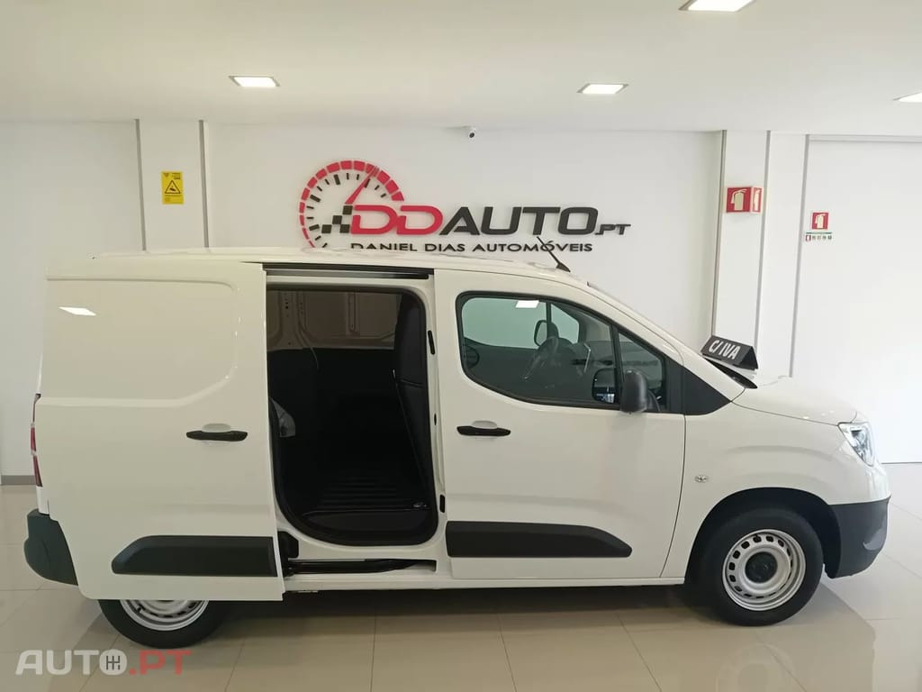 Opel Combo 1.5 CDTi L1H1 NJoy, IVA Dedutível, 3 Lugares