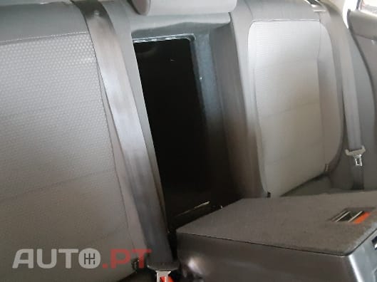 Volkswagen Golf Variant Confortline 1.6 TDI 105 CV