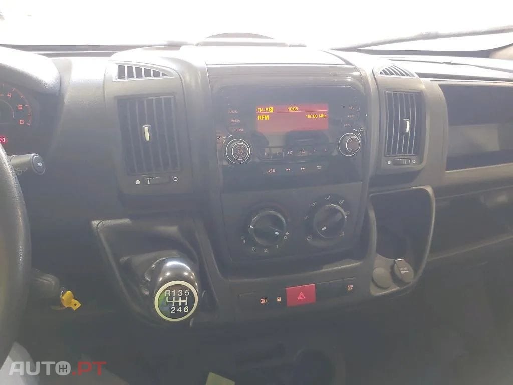 Peugeot Boxer 2.2 BlueHDi 335 L3H3 Pro