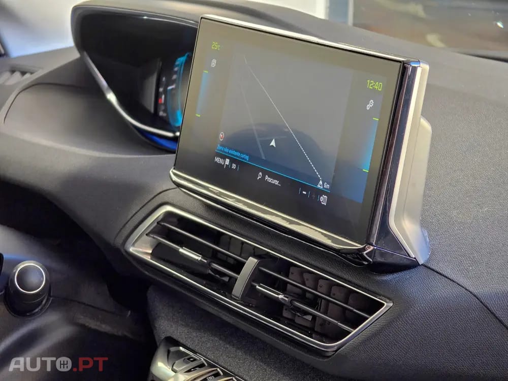 Peugeot 3008 1.6 Hybrid Allure e-EAT8