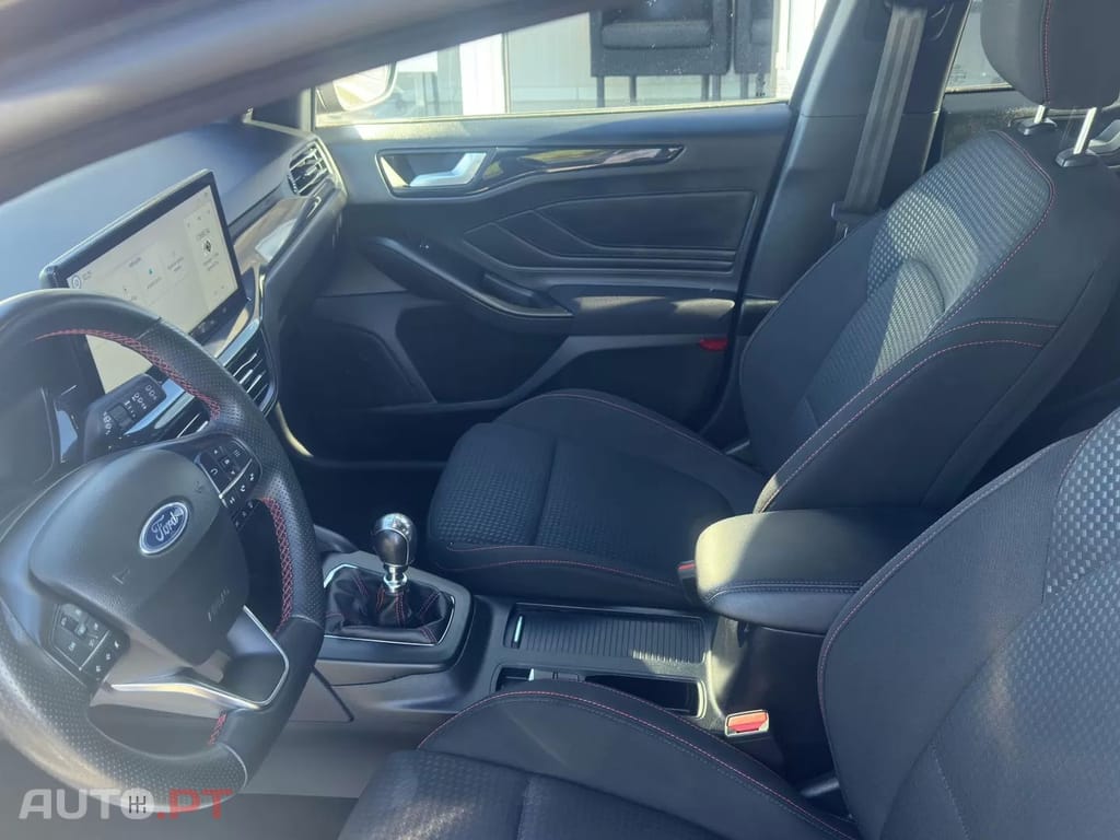 Ford Focus SW 1.0 EcoBoost MHEV ST-Line X