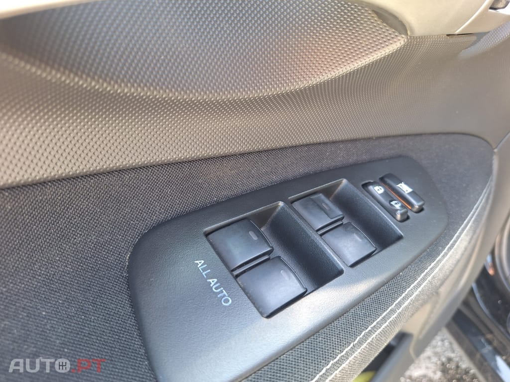 Toyota Auris 1.8 HSD P.Te.+JLL17