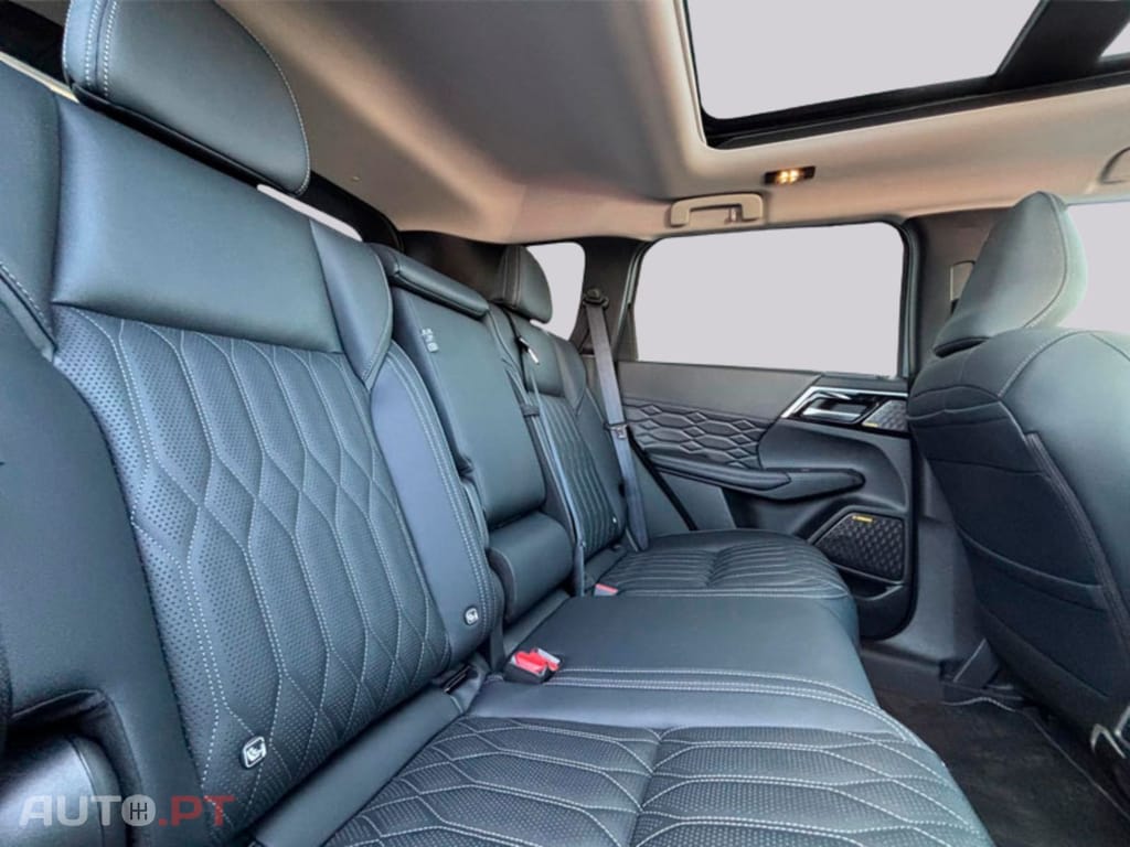 Mitsubishi Outlander 2.4 Instyle I.V.A DEDUTÍVEL 