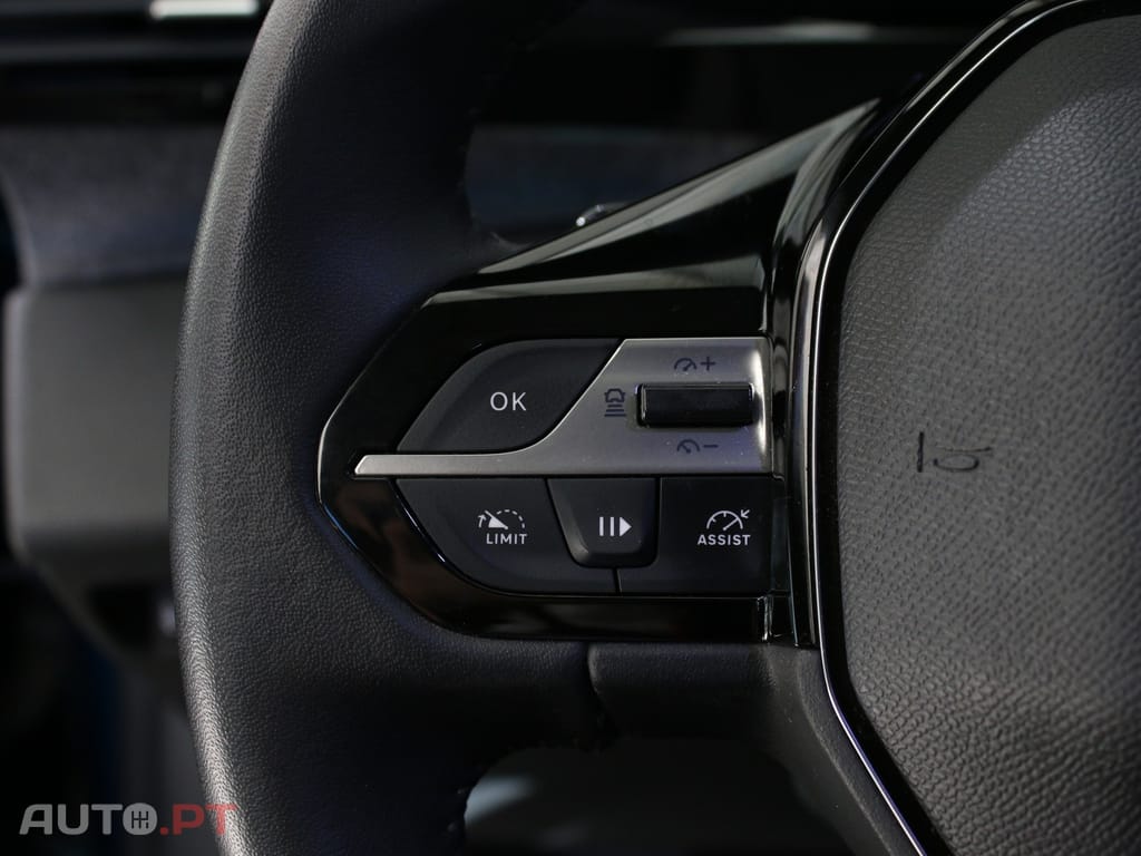 Peugeot 408 1.2 PureTech Allure EAT8