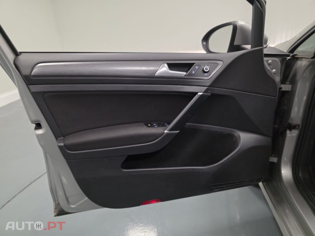 Volkswagen Golf 1.6 TDI Confortline