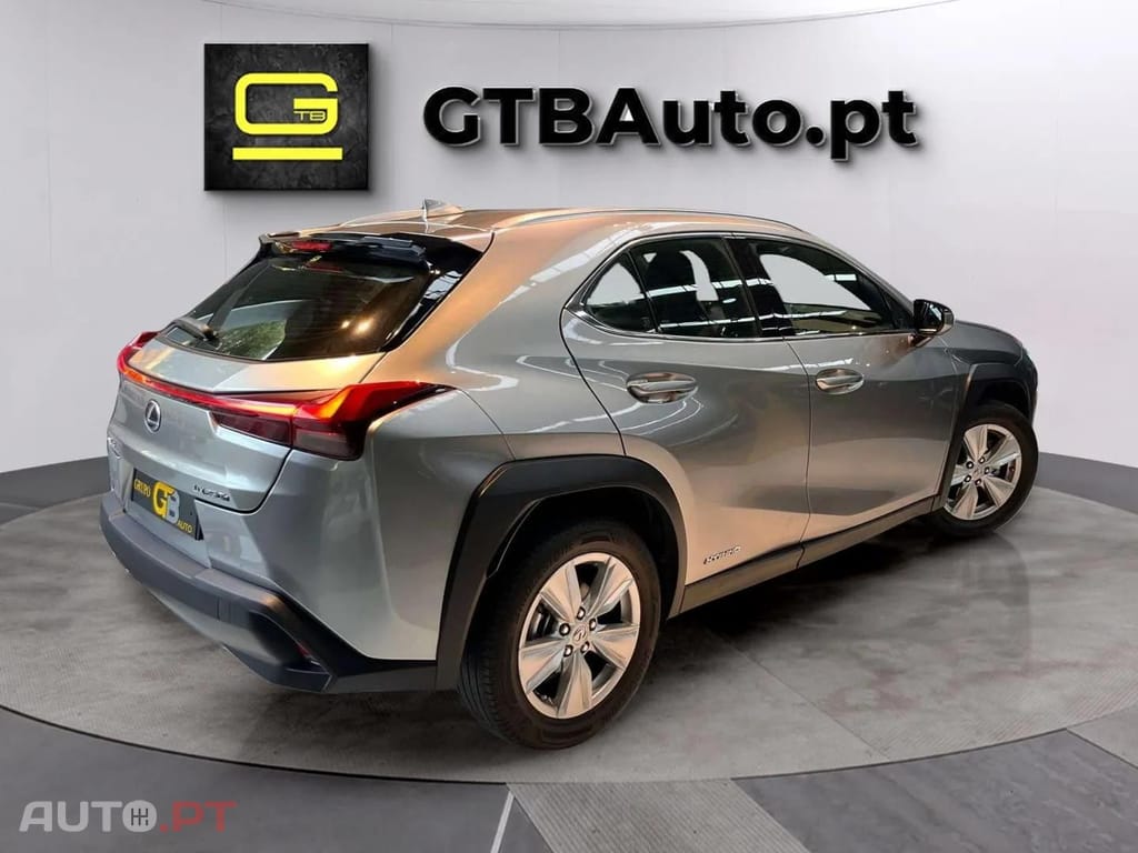 Lexus UX Business