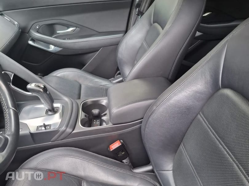 Jaguar E-Pace 2.0 i4D SE AWD Aut.