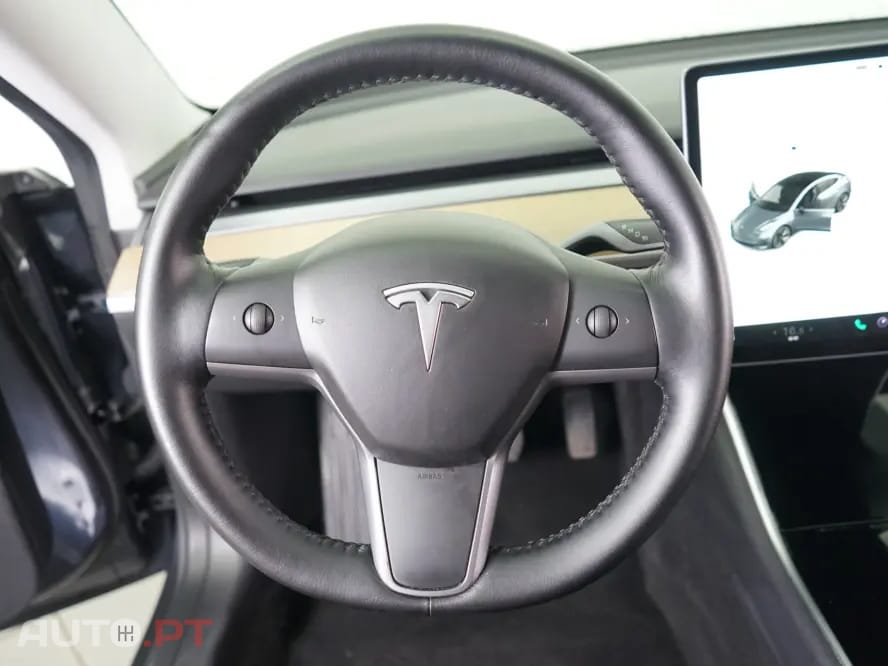 Tesla Model 3 Standard Range Plus RWD
