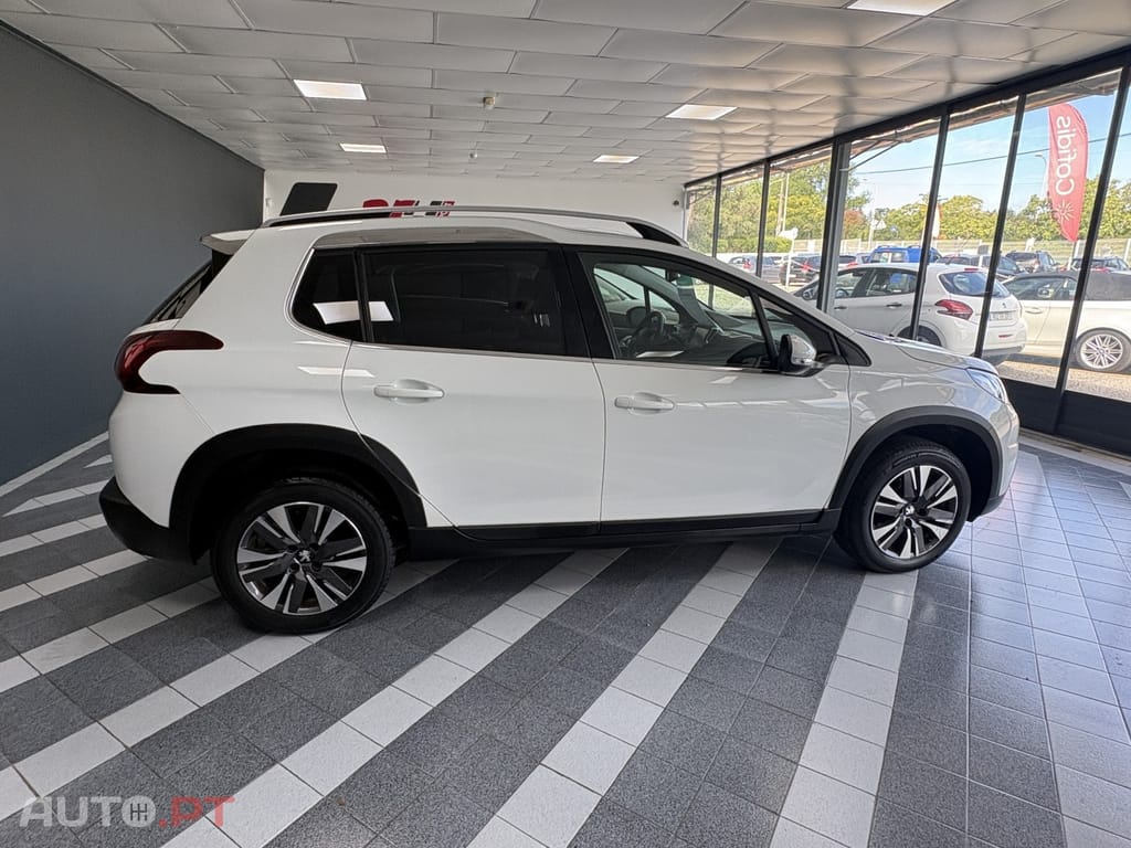 Peugeot 2008 1.2 PureTech Allure