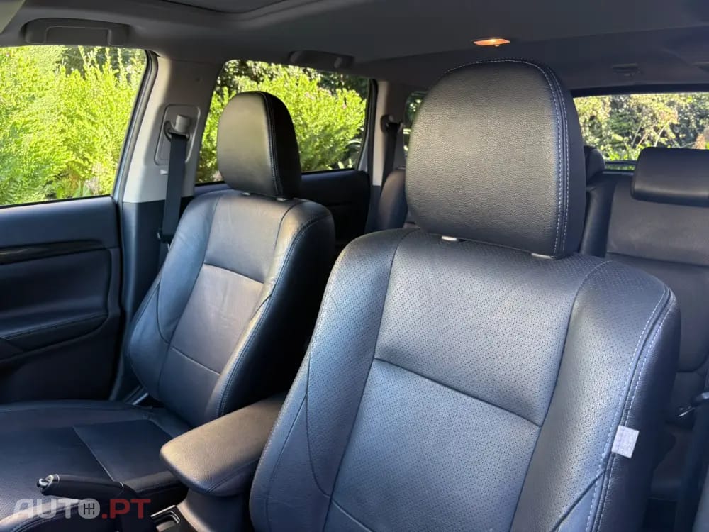 Mitsubishi Outlander 2.2 DI-D Instyle Navi