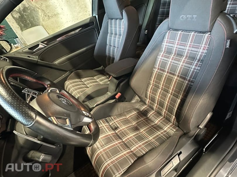 Volkswagen Golf 2.0 TSI GTI DSG
