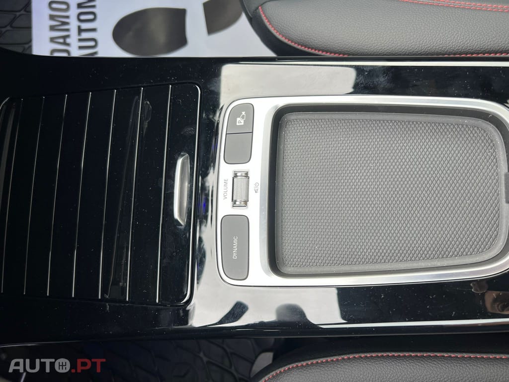 Mercedes-Benz A 250 e AMG Line